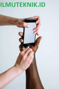 Ternyata Ini Penyebab HP Meledak Saat Dicas - ilmuteknik.id