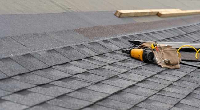 Genteng aspal ringan dan kuat - ilmuteknik.id