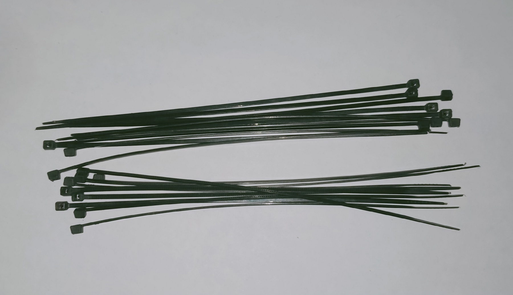 ilmuteknik.id - kabel ties hitam