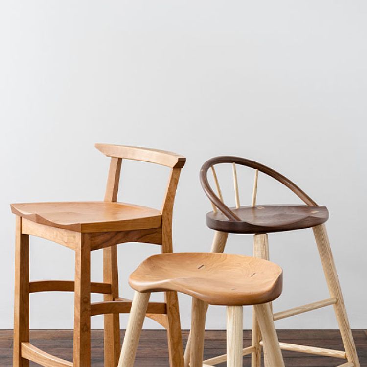 Desain kursi unik dari material kayu