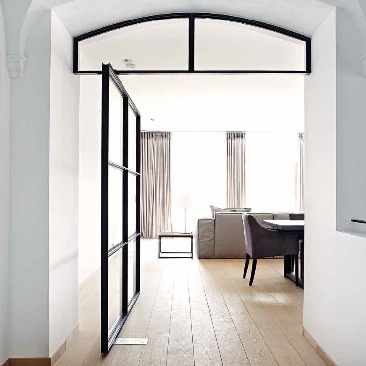 Pintu Hitam Model Pivot