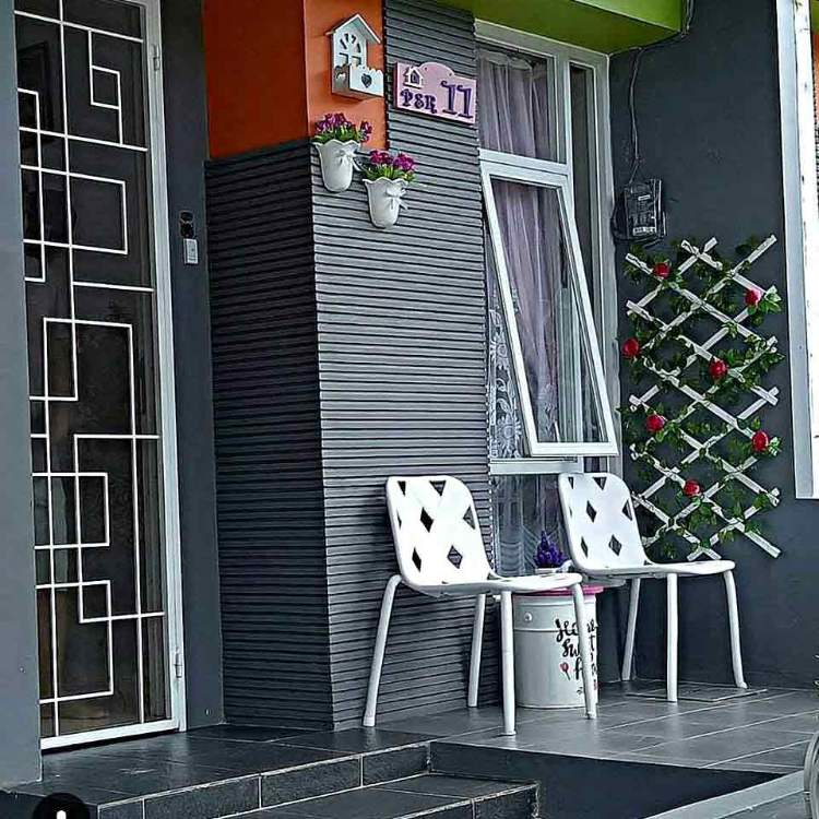 Warna Full Hitam Menawan