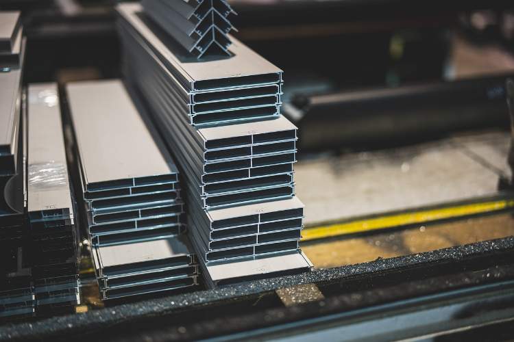 Fungsi Besi Hollow untuk Konstruksi Bangunan