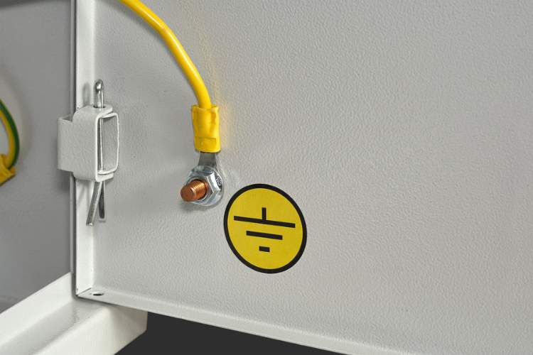 Grounding Saat Melakukan Instalasi Listrik Rumah