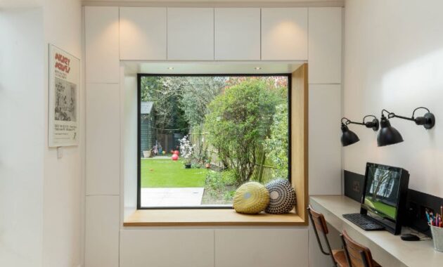 Jendela Kayu Minimalis