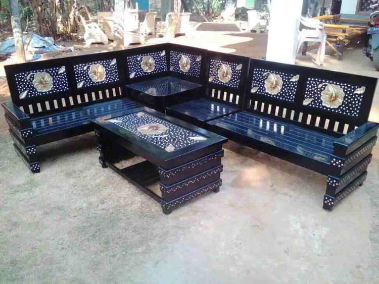 Kursi Motif Bunga dan Ukiran Sarang Semut