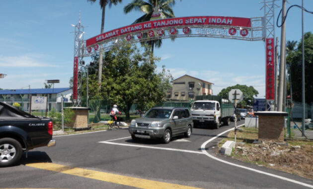 gapura minimalis dari besi