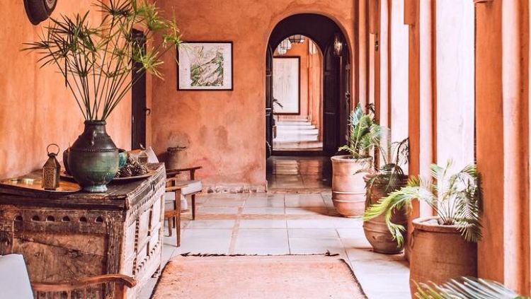 Teras Rumah Pintu Samping