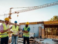 ilmuteknik.id - 9 Tips Memilih Kontraktor Bangunan yang Tepat untuk Proyek Anda