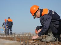 ilmuteknik.id - Seragam Proyek Lapangan Mengutamakan Keselamatan dan Profesionalisme