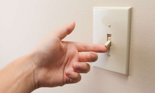 Saklar Pengertian, Jenis-Jenis, dan Cara Kerjanya