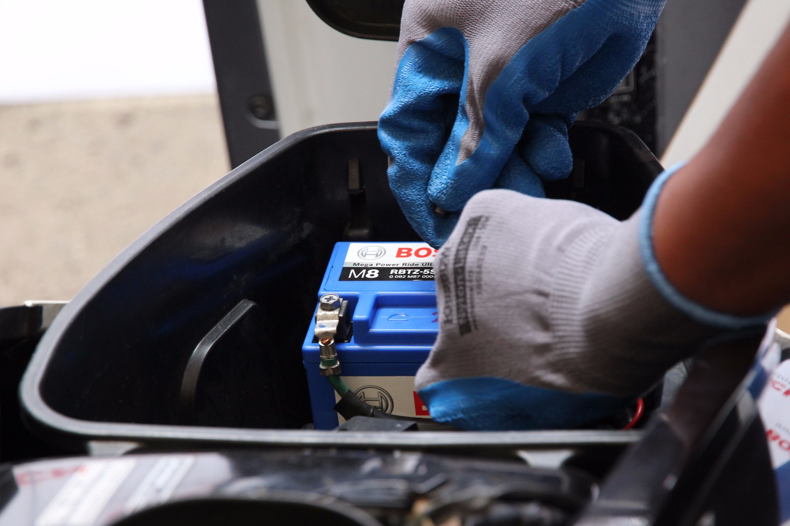 Cara Kerja Aki Motor