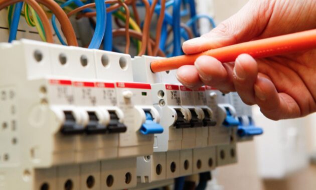 Cara Memasang MCB Tambahan untuk Pengganti Sekring Cara Memasang MCB Tambahan untuk Pengganti Sekring