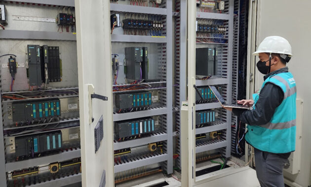 Mengenal PLC- Programmer Aktif dalam Kontrol Industri