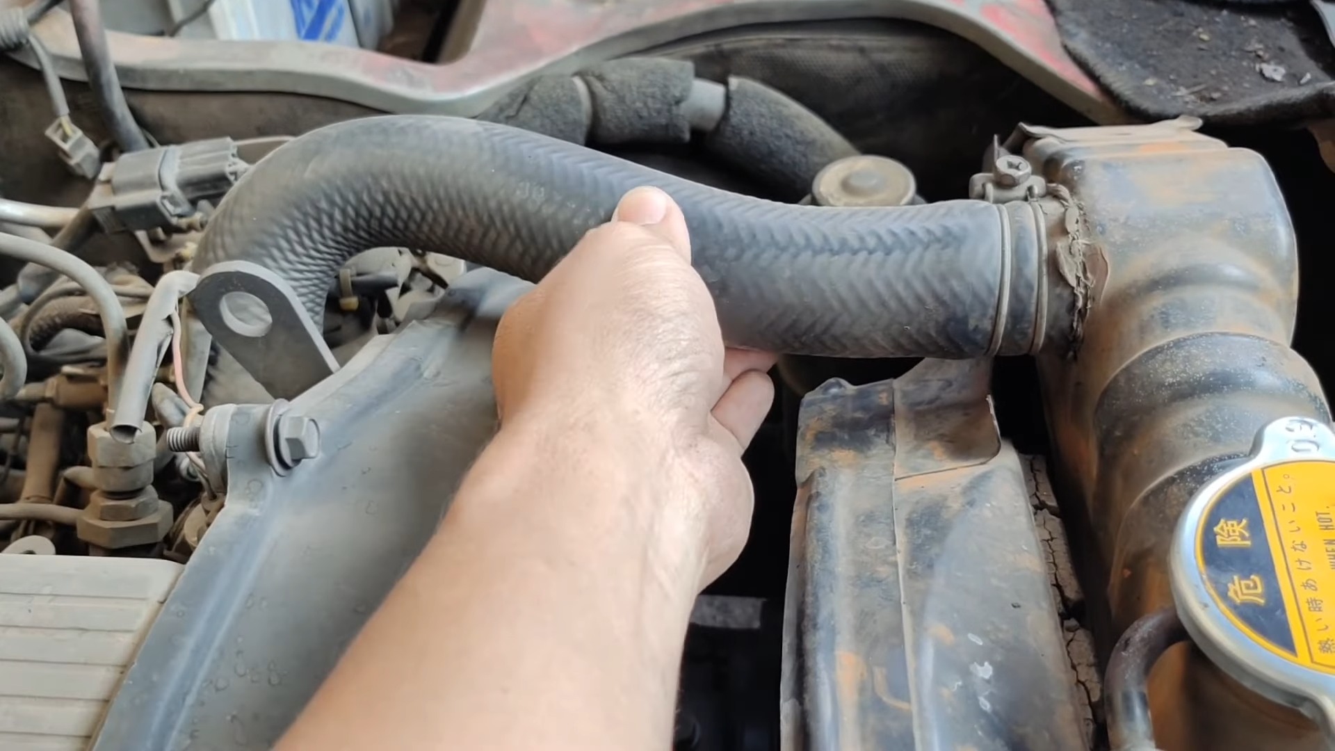 cara mengatasi mobil overheating 3