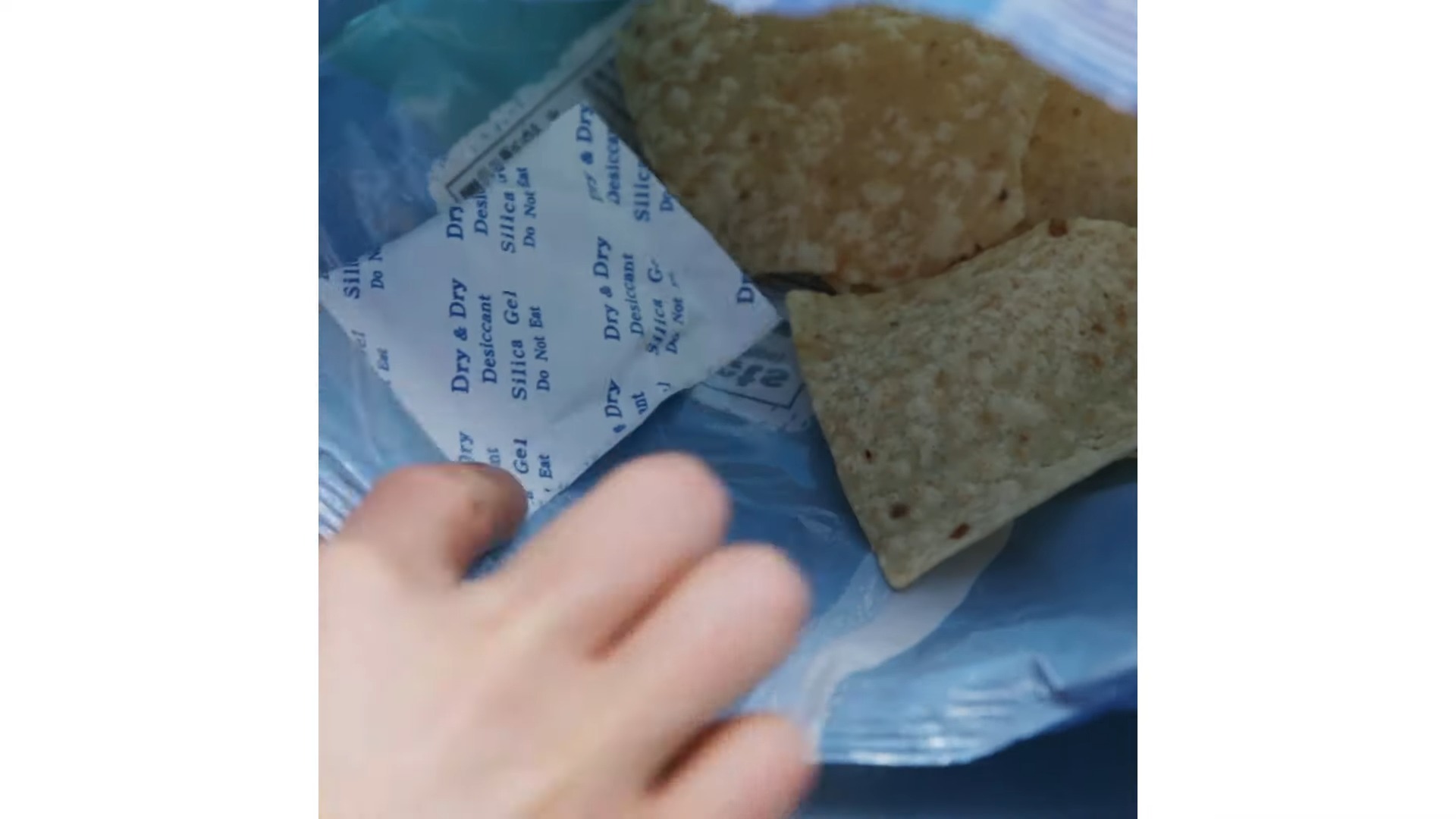 cara menggunakan silica gel pada sepatu 3