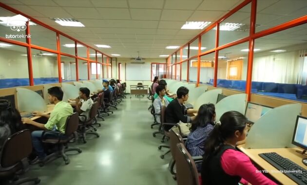 perbedaan politeknik dan universitas